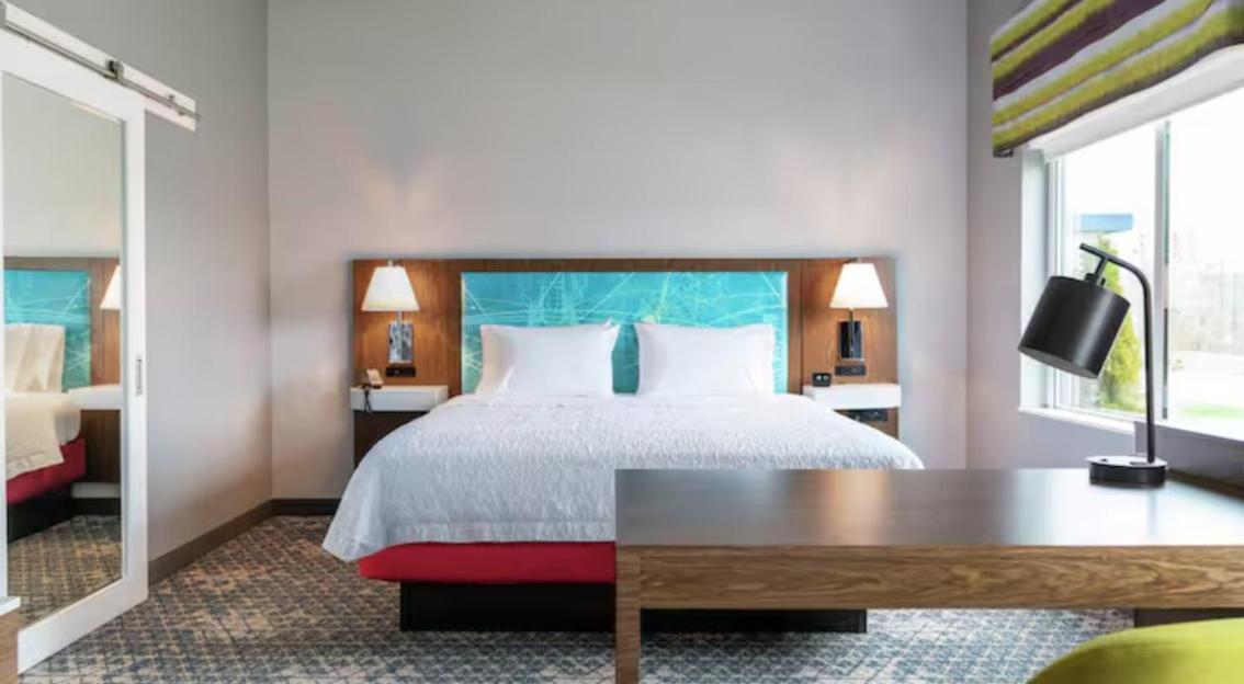 Hampton Inn & Suites 알페나 외부 사진